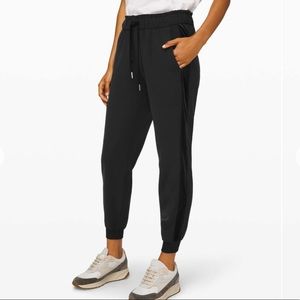 Lululemon On the Fly Jogger *Velvet Trim